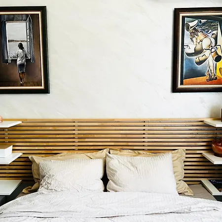 Center Luxury Apartment *